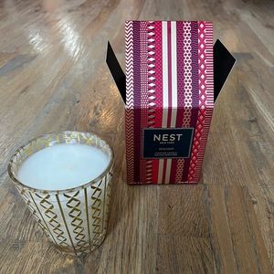 Nest holiday candle - it smaller like Christmas, festive and fruity